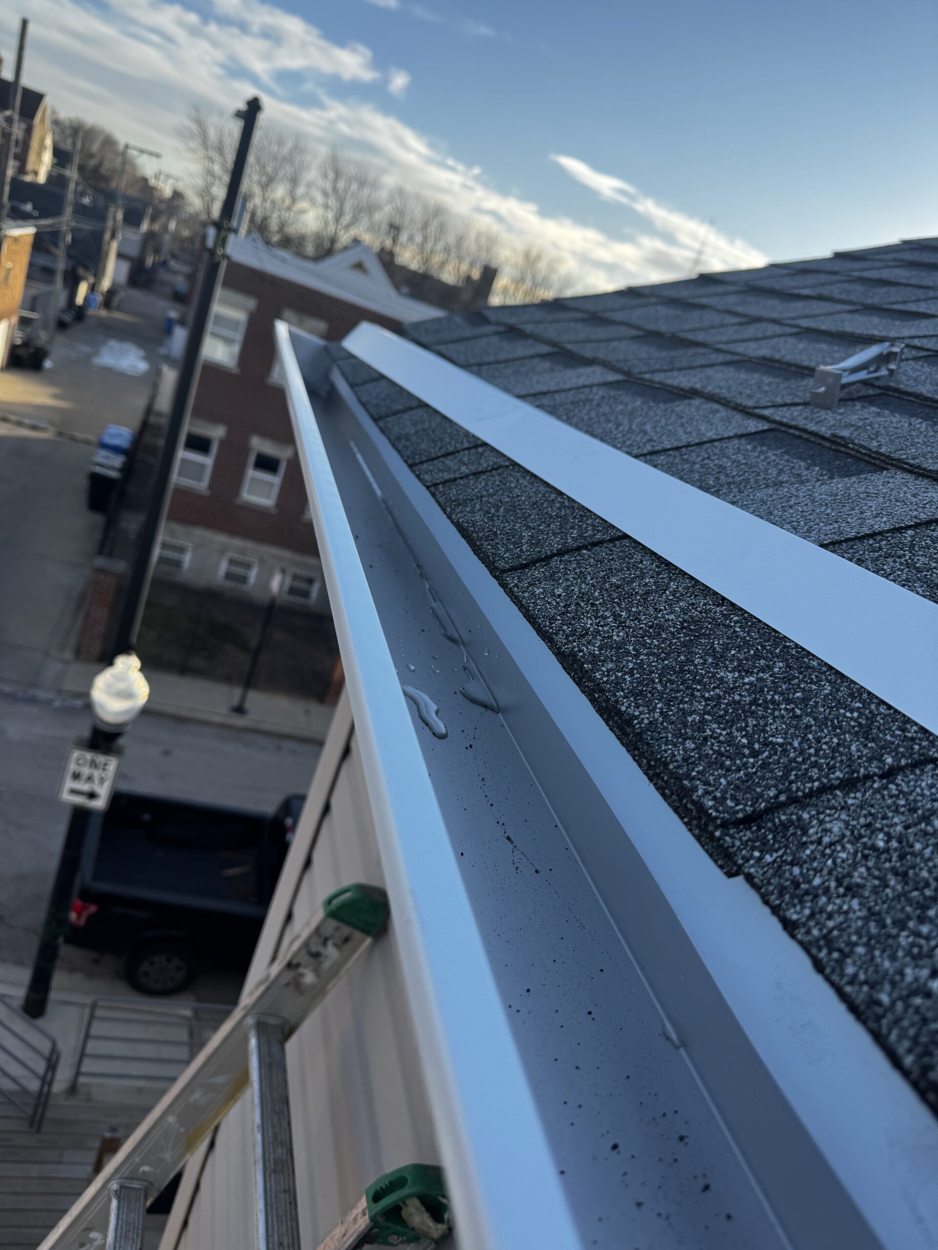 mobile gutter machine fabricating seamless gutters Chicago